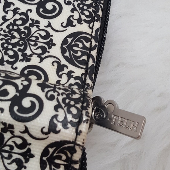 Disney - Mickey Mouse Tablet Case - Picture 4 of 4